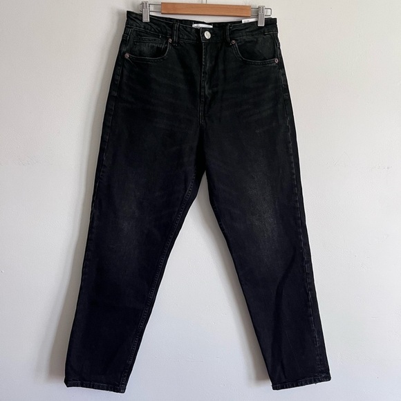 Zara High Rise Ankle length Mom Jeans - Picture 2 of 11